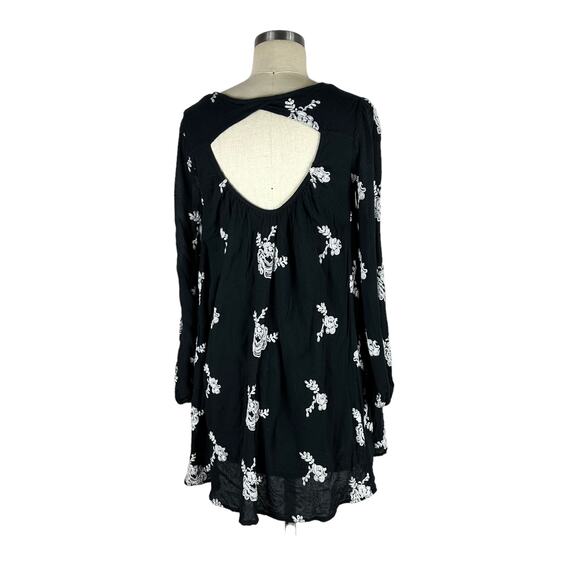FREE PEOPLE Austin Black White Floral Embroidered Shift Mini Dress Boho Chic - Picture 3 of 7